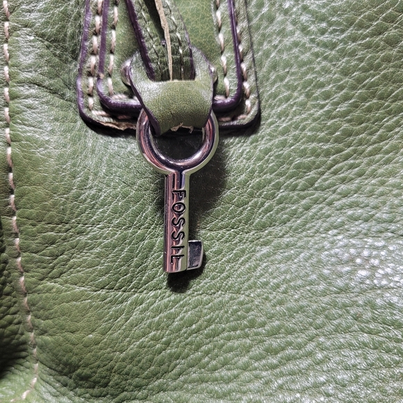✨️HP✨️Fossil Green Purse. - Picture 14 of 14